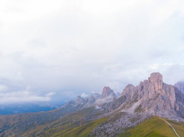 İtalya Dolomites moutnain - Passo di Giau South Tyrol içinde.