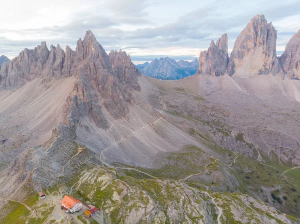 国立公園のRifugio AuronzoとChiesetta Degli Alpini Tre Cime Lavaredo Dolomites Alps 南チロル — ストック写真