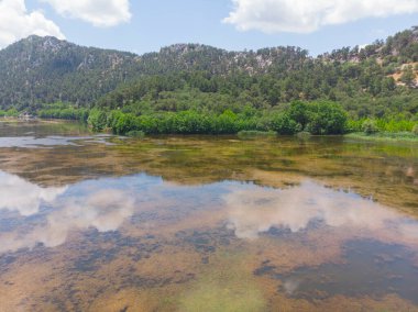 Kakar Dağları, Karadeniz kıyısına ve göllerine uzanan bir dağ.