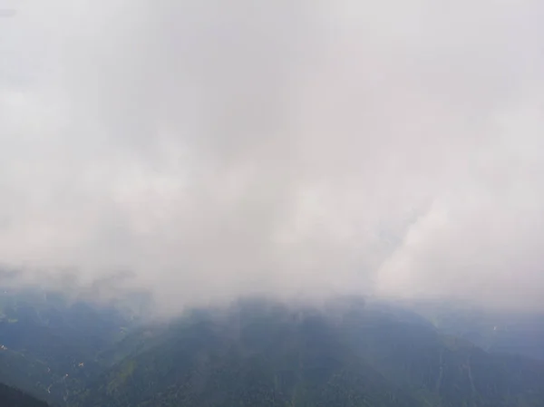 雲の中の山のピーク トルコカラデニズゾーン Rize City — ストック写真