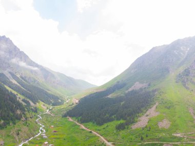 Bulutlardaki dağ zirvesi, Türkiye Karadeniz Bölgesi Rize kenti