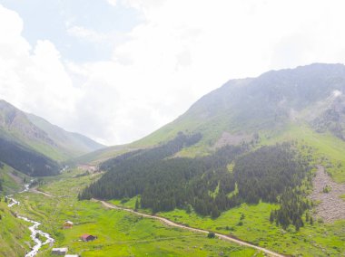 Bulutlardaki dağ zirvesi, Türkiye Karadeniz Bölgesi Rize kenti