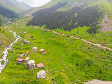 Bulutlardaki dağ zirvesi, Türkiye Karadeniz Bölgesi Rize kenti