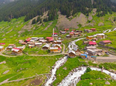 Bulutlardaki dağ zirvesi, Türkiye Karadeniz Bölgesi Rize kenti