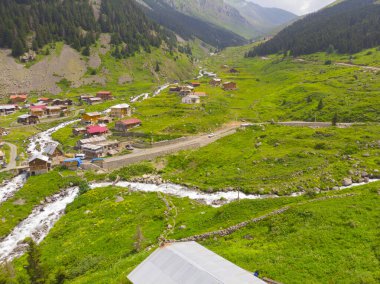Bulutlardaki dağ zirvesi, Türkiye Karadeniz Bölgesi Rize kenti