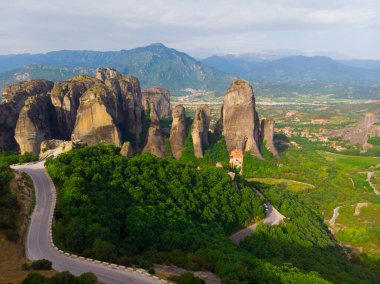Meteora, Yunanistan. eski şehir hava manzarası