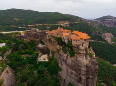 Meteora, Yunanistan. eski şehir hava manzarası
