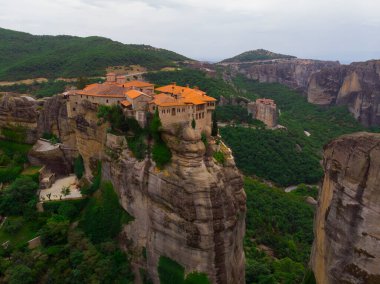 Meteora, Yunanistan. eski şehir hava manzarası