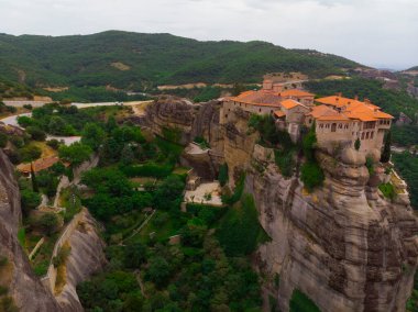 Meteora, Yunanistan. eski şehir hava manzarası