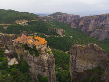 Meteora, Yunanistan. eski şehir hava manzarası