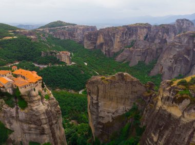 Meteora, Yunanistan. eski şehir hava manzarası