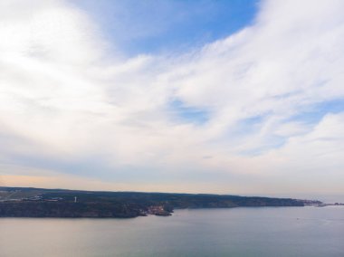 Yavuz Sultan Selim Köprüsü Havalimanı, İstanbul. Coronavirus 'un ortasında sokaklar bomboş. Mega City' de tecrit var. En uzunlarından biri..