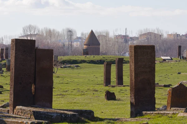 アフラットのSeljuk墓地 中世のイスラム教の名士の墓 — ストック写真
