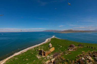 Carpanak adası ve Suphan dağı / VAN - Türkiye