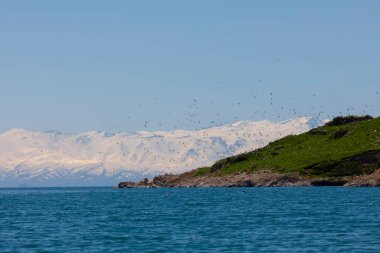 Carpanak adası ve Suphan dağı / VAN - Türkiye