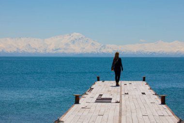 Carpanak adası ve Suphan dağı / VAN - Türkiye