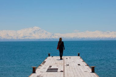 Carpanak adası ve Suphan dağı / VAN - Türkiye