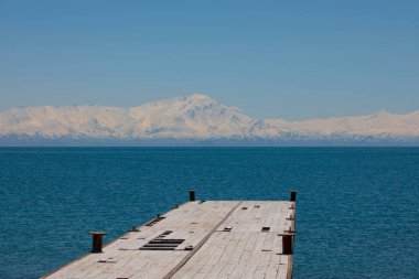 Carpanak adası ve Suphan dağı / VAN - Türkiye