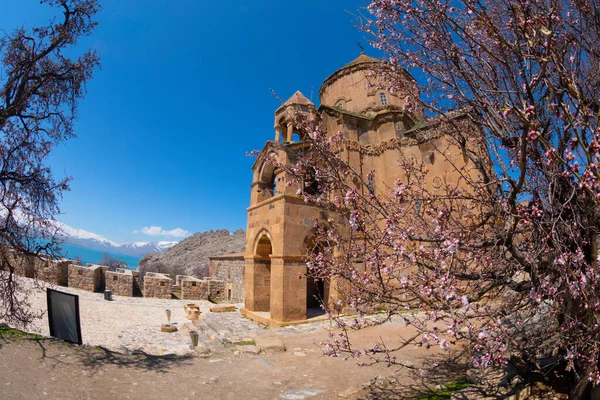 Iglesia Santa Cruz Catedral Armenia Isla Akdamar Pavo Nublado Decoración — Foto de Stock
