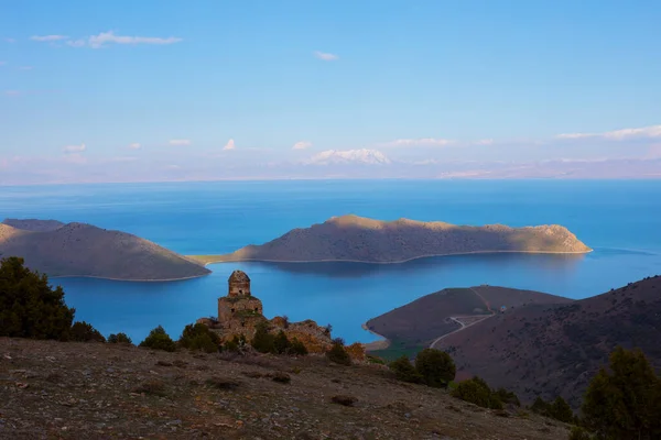 Ruïnes Van Altinsac Kerk Aan Het Van Meer Turkije Religie — Stockfoto