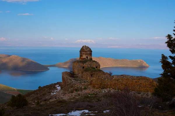 Ερείπια Της Εκκλησίας Του Αλτινσάκ Στη Λίμνη Βαν Της Τουρκίας — Φωτογραφία Αρχείου