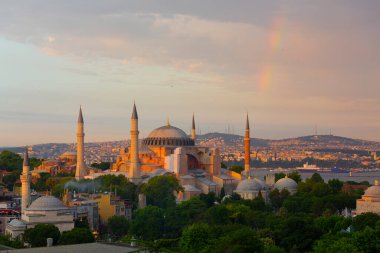 Türkiye 'nin İstanbul kentindeki Ayasofya Camii' nin dış görünüşü.