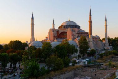 Türkiye 'nin İstanbul kentindeki Ayasofya Camii' nin dış görünüşü.