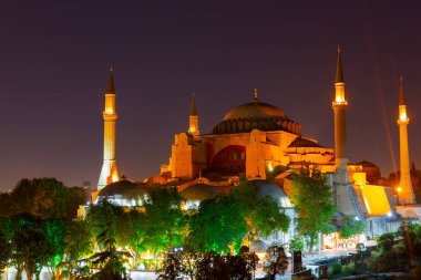 Türkiye 'nin İstanbul kentindeki Ayasofya Camii' nin dış görünüşü.