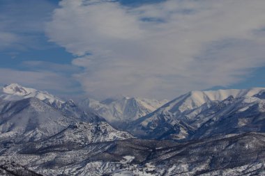 Tunceli-Mercan Dağları (Munzur) 3370 m. Kuzey Anadolu Dağları ve Güney Doğu Taurus Dağları çevresindeki Tunceli ve Erzincan illeri arasında yükselen merkez Taurus Dağları 'nın uzantısıdır..