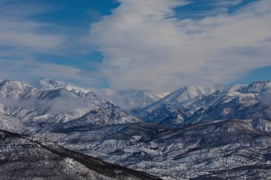 Tunceli-Mercan Dağları (Munzur) 3370 m. Kuzey Anadolu Dağları ve Güney Doğu Taurus Dağları çevresindeki Tunceli ve Erzincan illeri arasında yükselen merkez Taurus Dağları 'nın uzantısıdır..