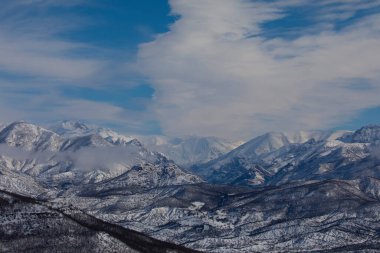 Tunceli-Mercan Dağları (Munzur) 3370 m. Kuzey Anadolu Dağları ve Güney Doğu Taurus Dağları çevresindeki Tunceli ve Erzincan illeri arasında yükselen merkez Taurus Dağları 'nın uzantısıdır..