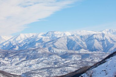 Munzur deresi ve Munzur Dağı, kış ve kar yağışı, Tunceli - Türkiye.