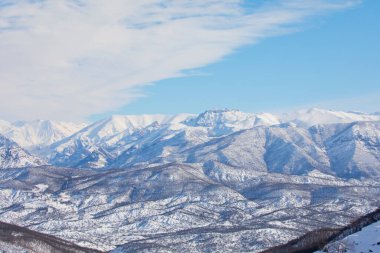 Munzur deresi ve Munzur Dağı, kış ve kar yağışı, Tunceli - Türkiye.