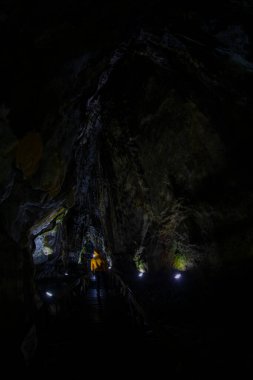 Sinop, Türkiye 'deki İnalti Mağarası. Nalt Magarasi Sinop 'ta ziyaret edilecek en popüler yerlerden biridir..