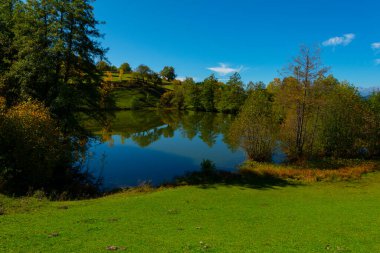 Savsat (Savsat) Karadeniz bölgesinin en güzel doğasına sahip nadir yerlerden biridir..