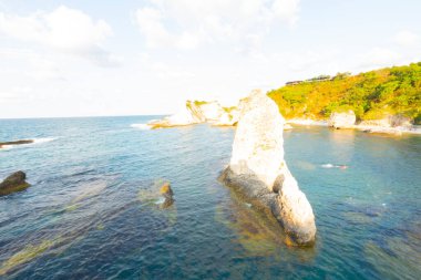 Türkiye 'nin Sile plajında güzel kaya oluşumu