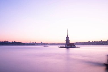 İstanbul şehri ve gün batımı, en güzel manzaralı Kule, Yeni Cami, Mavi Cami, Ayasofya, eski saat, topkapı sarayı, İstanbul 'un en güzel manzarası ve gün batımı.