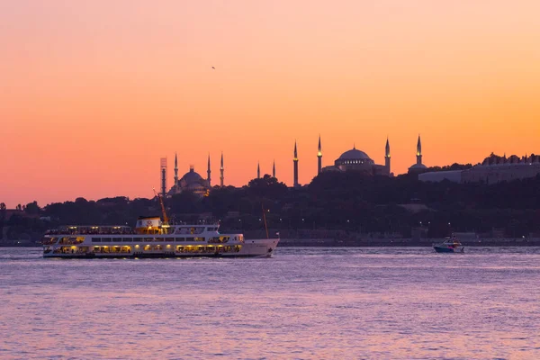 Istanbul Stadt Und Sonnenuntergang Die Schönsten Aussichtjungfrauenturm Neue Moschee Blaue — Stockfoto