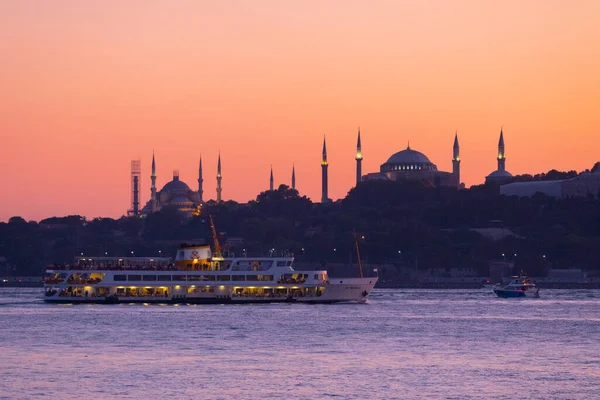 Isztambul Város Naplemente Legszebb Kilátásszobalány Torony Mecset Kék Mecset Hagia — Stock Fotó