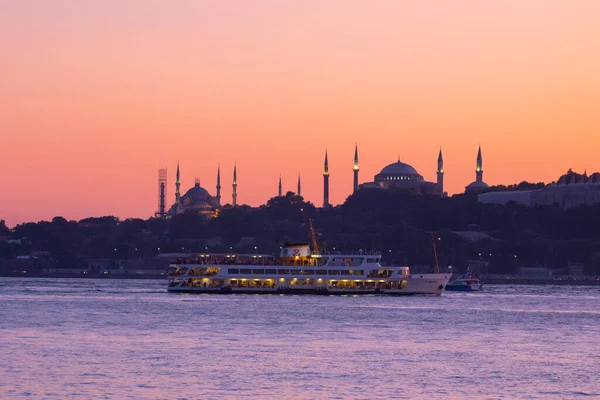 Istanbul Stadt Und Sonnenuntergang Die Schönsten Aussichtjungfrauenturm Neue Moschee Blaue — Stockfoto