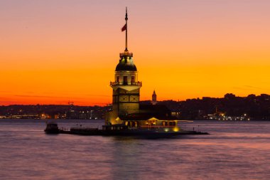 İstanbul şehri ve gün batımı, en güzel manzaralı Kule, Yeni Cami, Mavi Cami, Ayasofya, eski saat, topkapı sarayı, İstanbul 'un en güzel manzarası ve gün batımı.