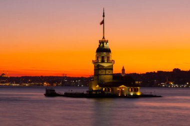 İstanbul şehri ve gün batımı, en güzel manzaralı Kule, Yeni Cami, Mavi Cami, Ayasofya, eski saat, topkapı sarayı, İstanbul 'un en güzel manzarası ve gün batımı.