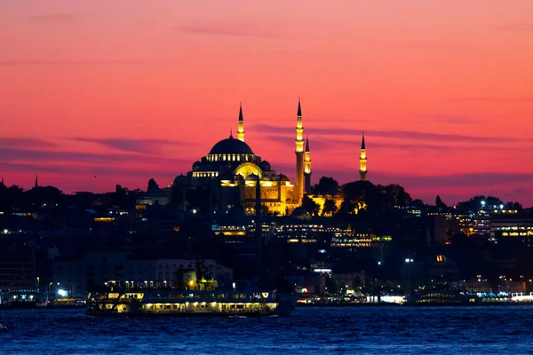 Istanbul Stad Och Solnedgång Vackraste Utsiktjungfrutornet Nya Moskén Blå Moskén — Stockfoto