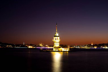 İstanbul şehri ve gün batımı, en güzel manzaralı Kule, Yeni Cami, Mavi Cami, Ayasofya, eski saat, topkapı sarayı, İstanbul 'un en güzel manzarası ve gün batımı.