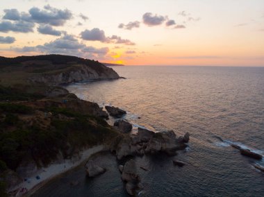 Uzun pozlama tekniği ve İstanbul Deniz Kenarı ve Agva Sahili, şehirden uzak gece kamp alanı.