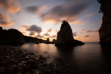 Uzun pozlama tekniği ve İstanbul Deniz Kenarı ve Agva Sahili, şehirden uzak gece kamp alanı.