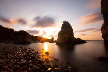 Uzun pozlama tekniği ve İstanbul Deniz Kenarı ve Agva Sahili, şehirden uzak gece kamp alanı.