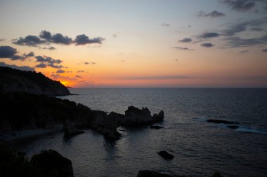 Uzun pozlama tekniği ve İstanbul Deniz Kenarı ve Agva Sahili, şehirden uzak gece kamp alanı.