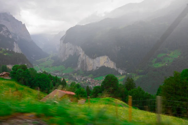 Célèbre Vallée Lauterbrunnen Avec Cascade Magnifique Alpes Suisses Arrière Plan — Photo