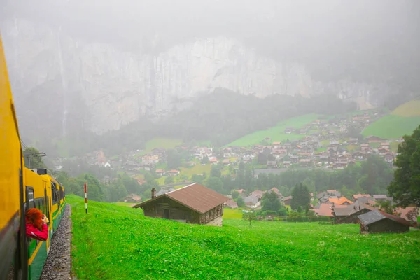 Lauterbrunnenské Údolí Vesnice Lauterbrunnen Staubbachův Pád Lauterbrunnenská Zeď Švýcarských Alpách — Stock fotografie